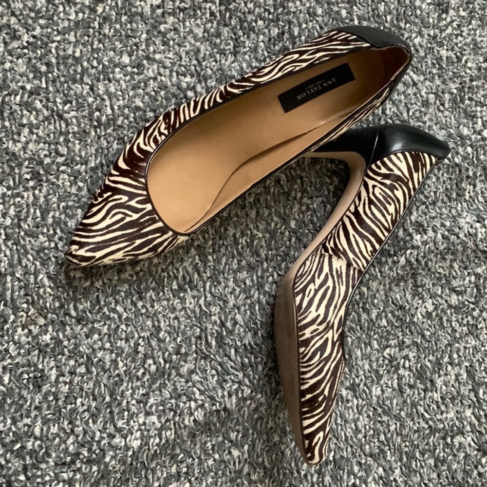 EUC Ann Taylor 7.5 zebra heels